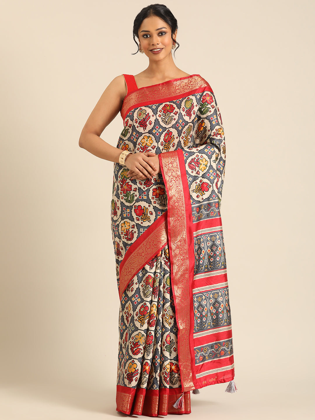 Niraaya–Red Printed Soft Silk Saree