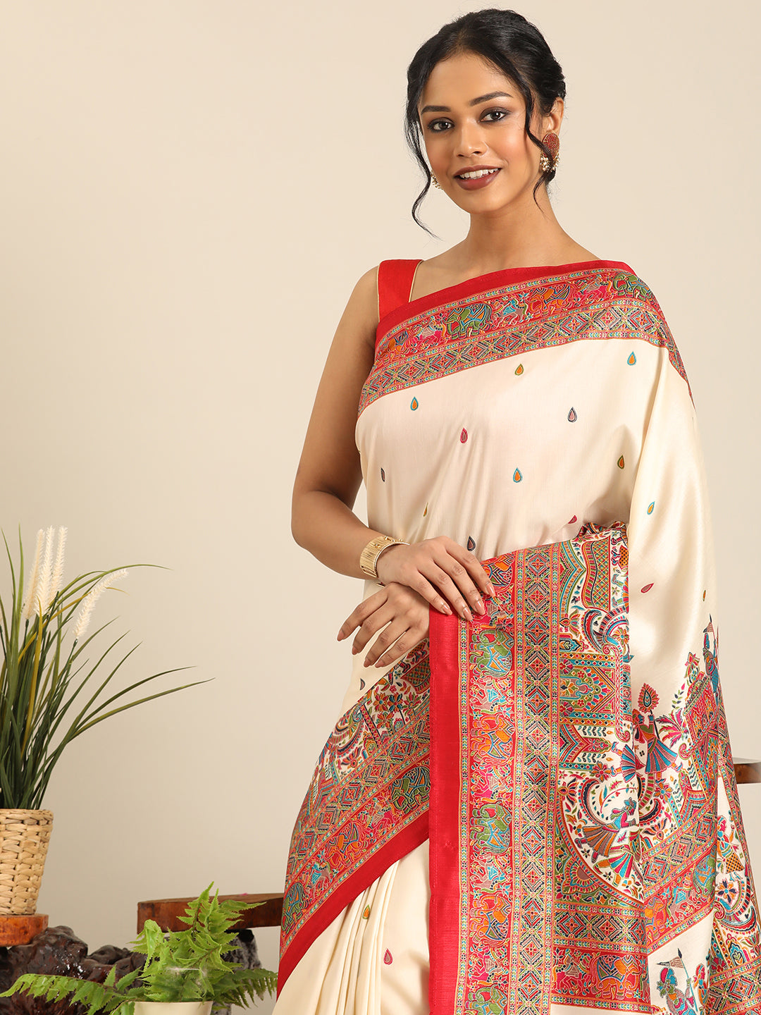 Kumuda β Off White Printed Soft Silk Saree