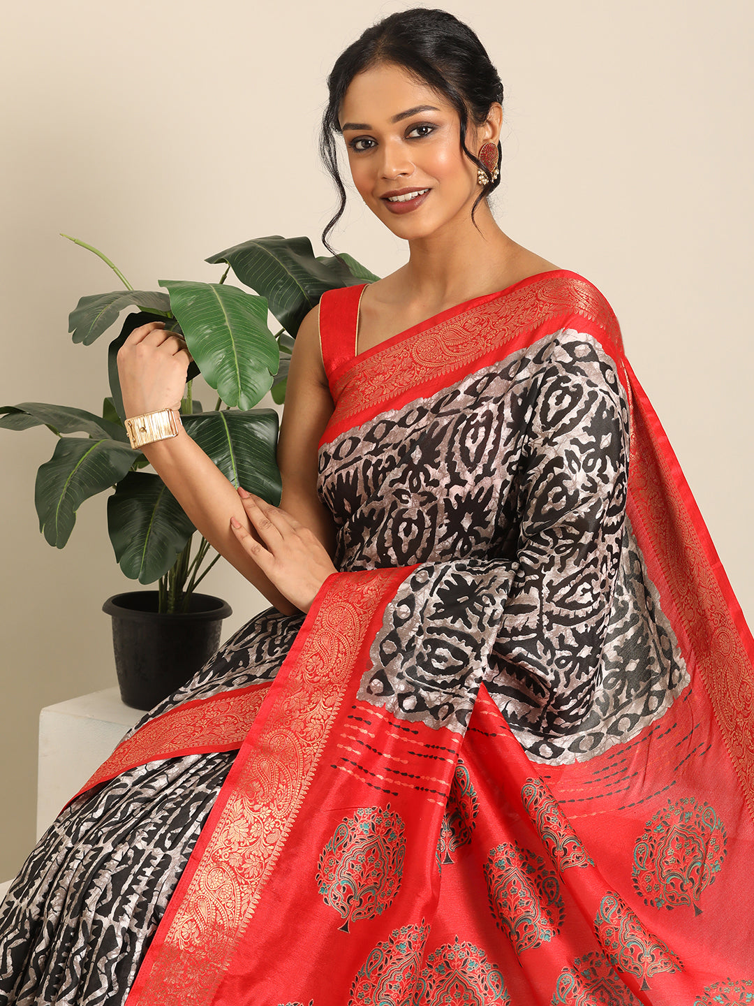 Vanya–Black Printed Weaving Silk Saree