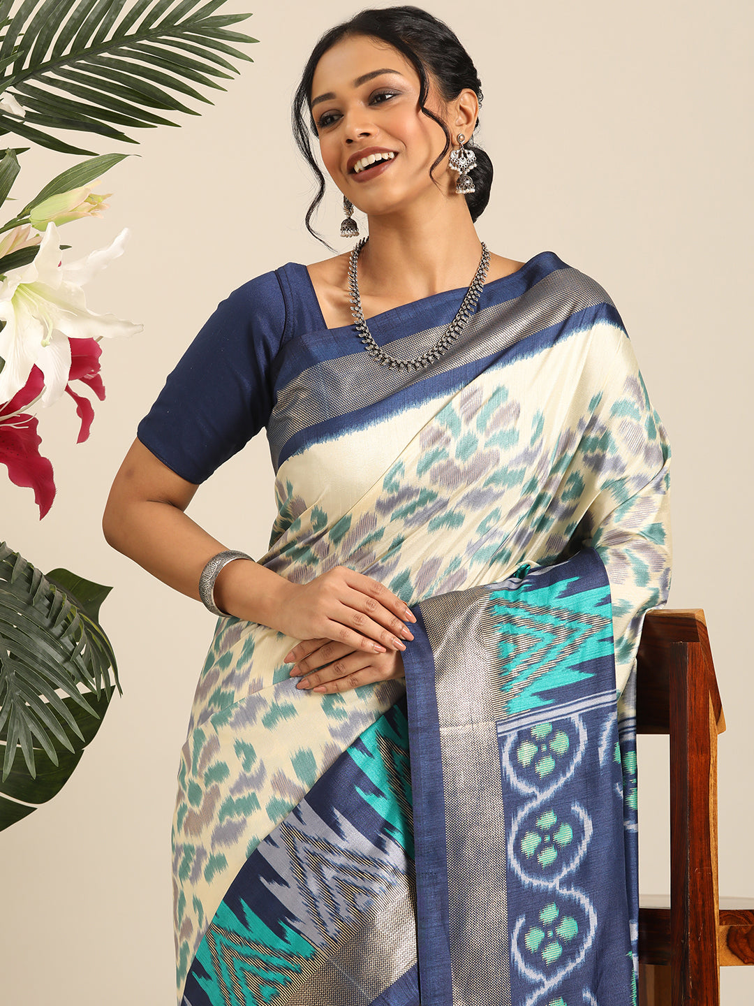 Tanta–White Printed Soft Silk Saree