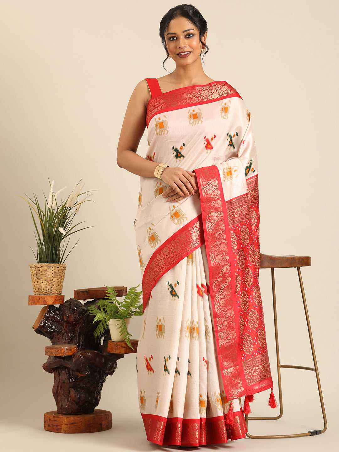 Vanya–Off White Printed Weaving Silk Saree