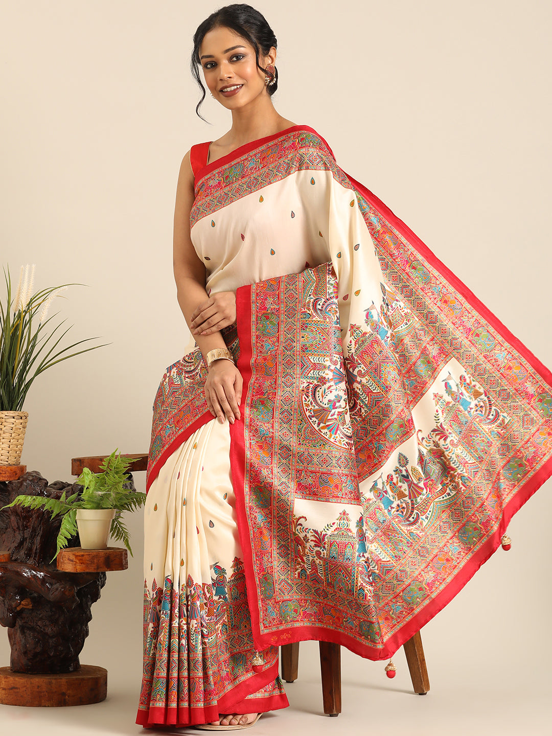 Kumuda β Off White Printed Soft Silk Saree