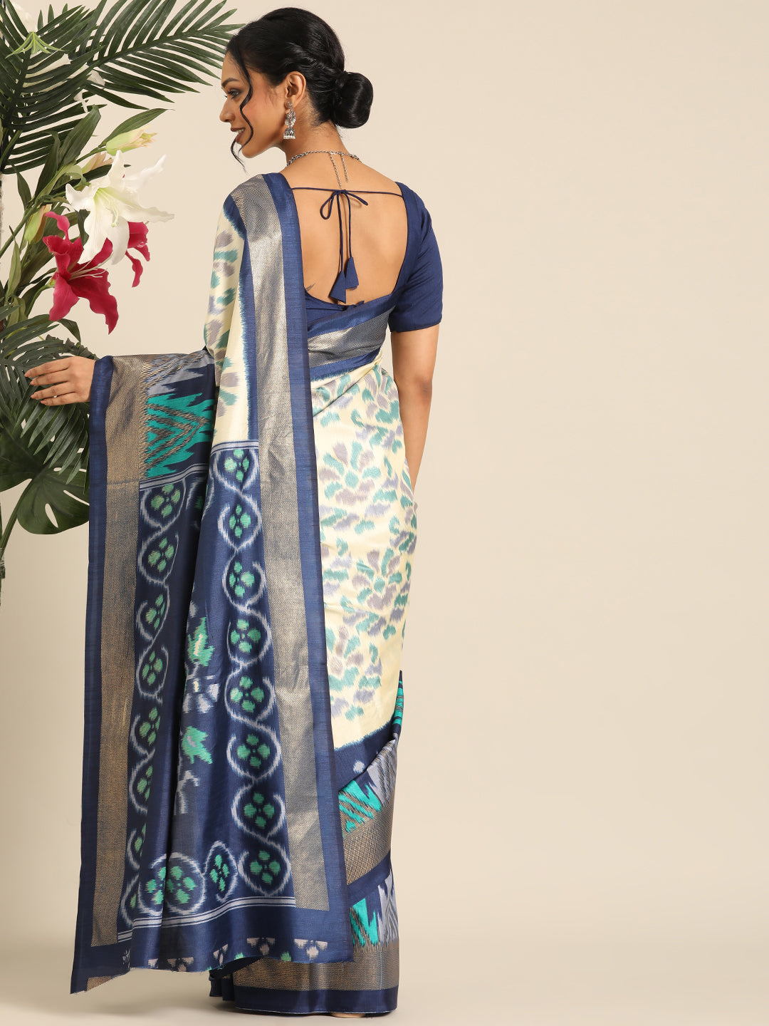 Tanta–White Printed Soft Silk Saree