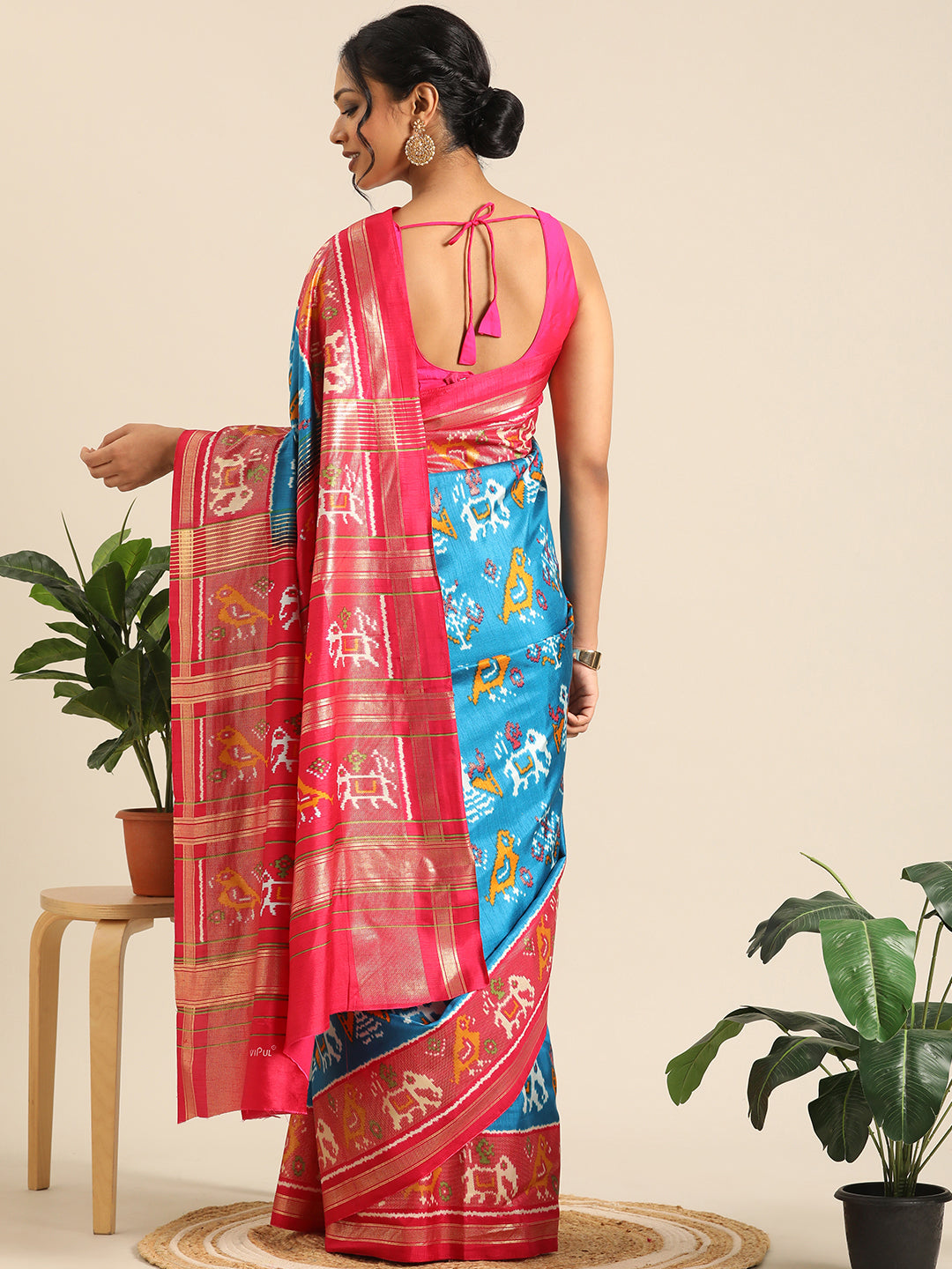 Gajraaj – Turqouise Printed Soft Silk Saree