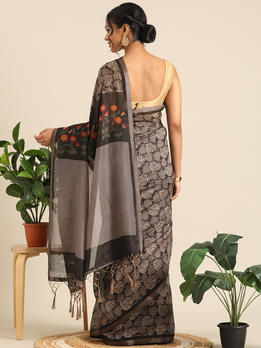 Saanvi–Beige Printed Cotton Linen Saree