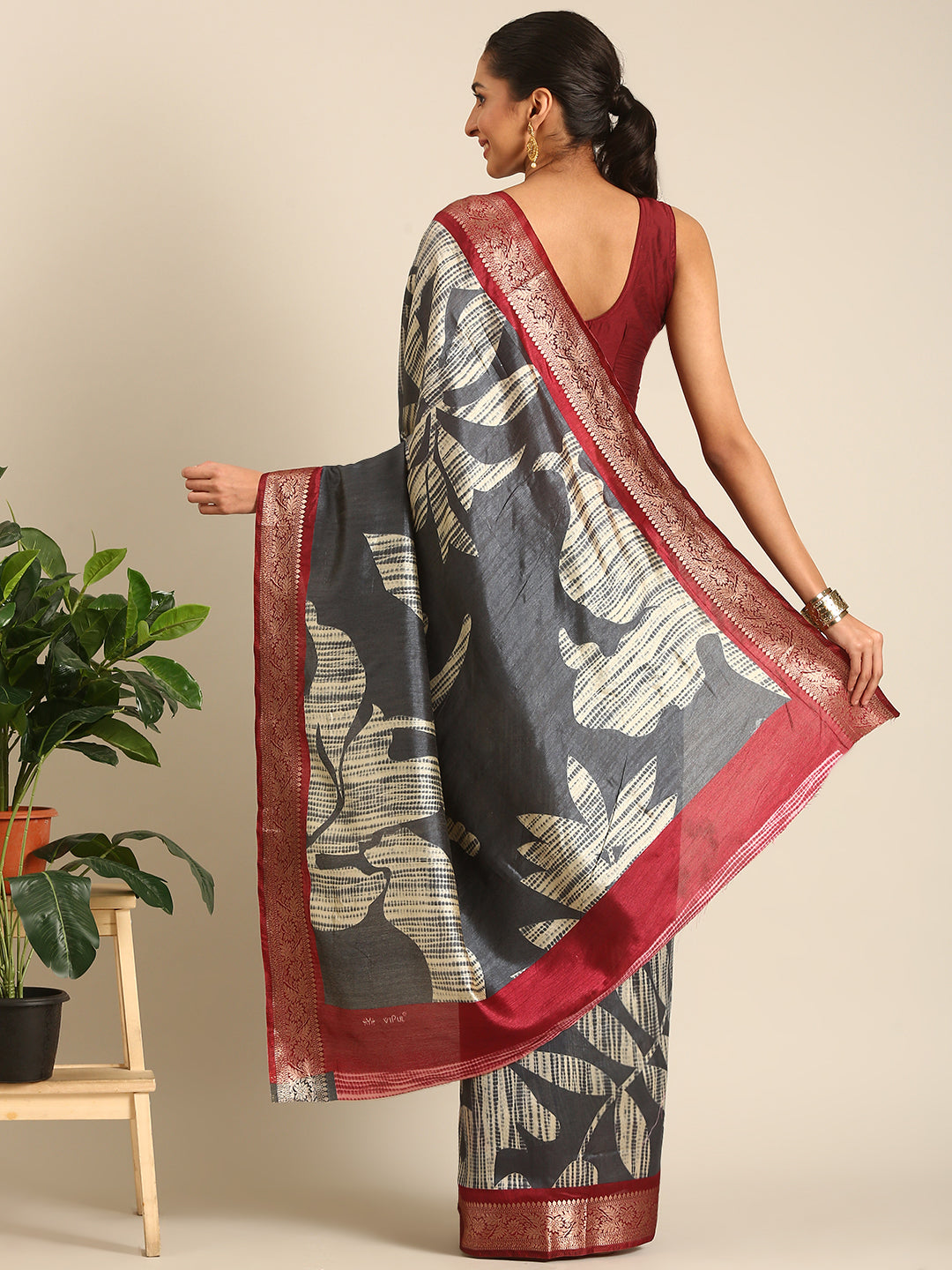 Saanvi - Grey Printed Art Silk Saree