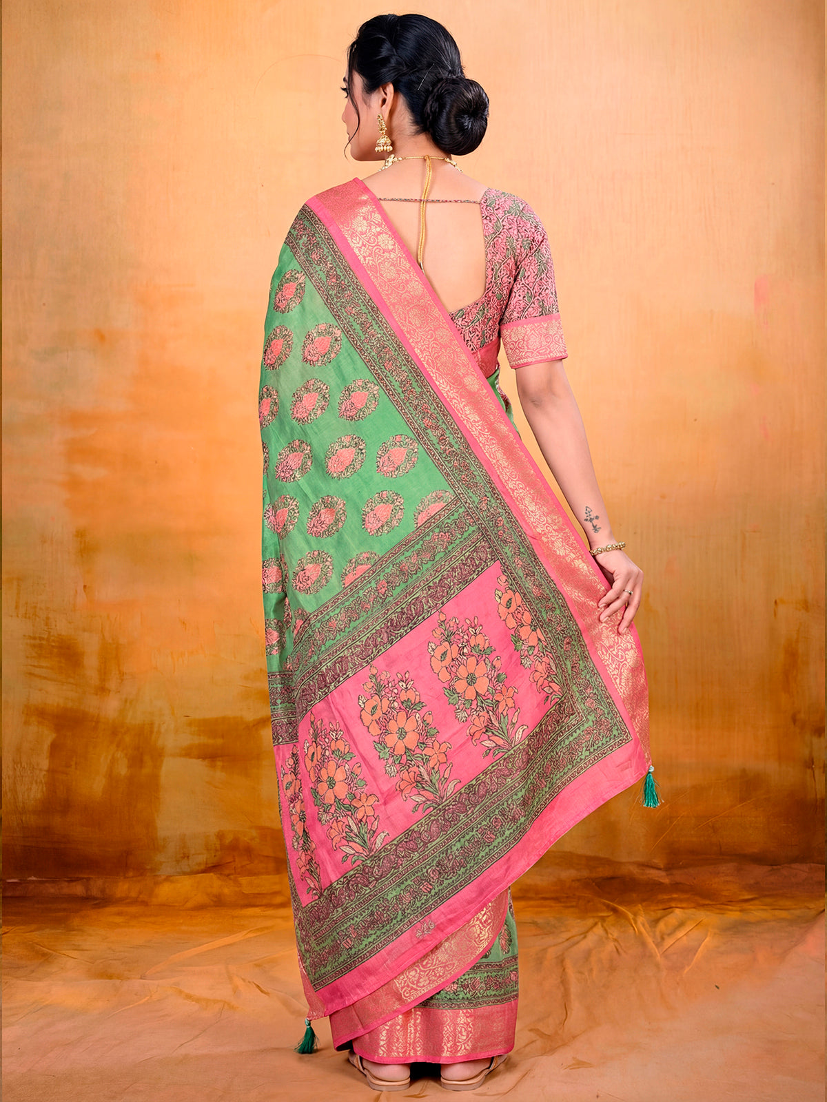 Kashmir Beauty - Pale Green Printed Soft Silk Saree