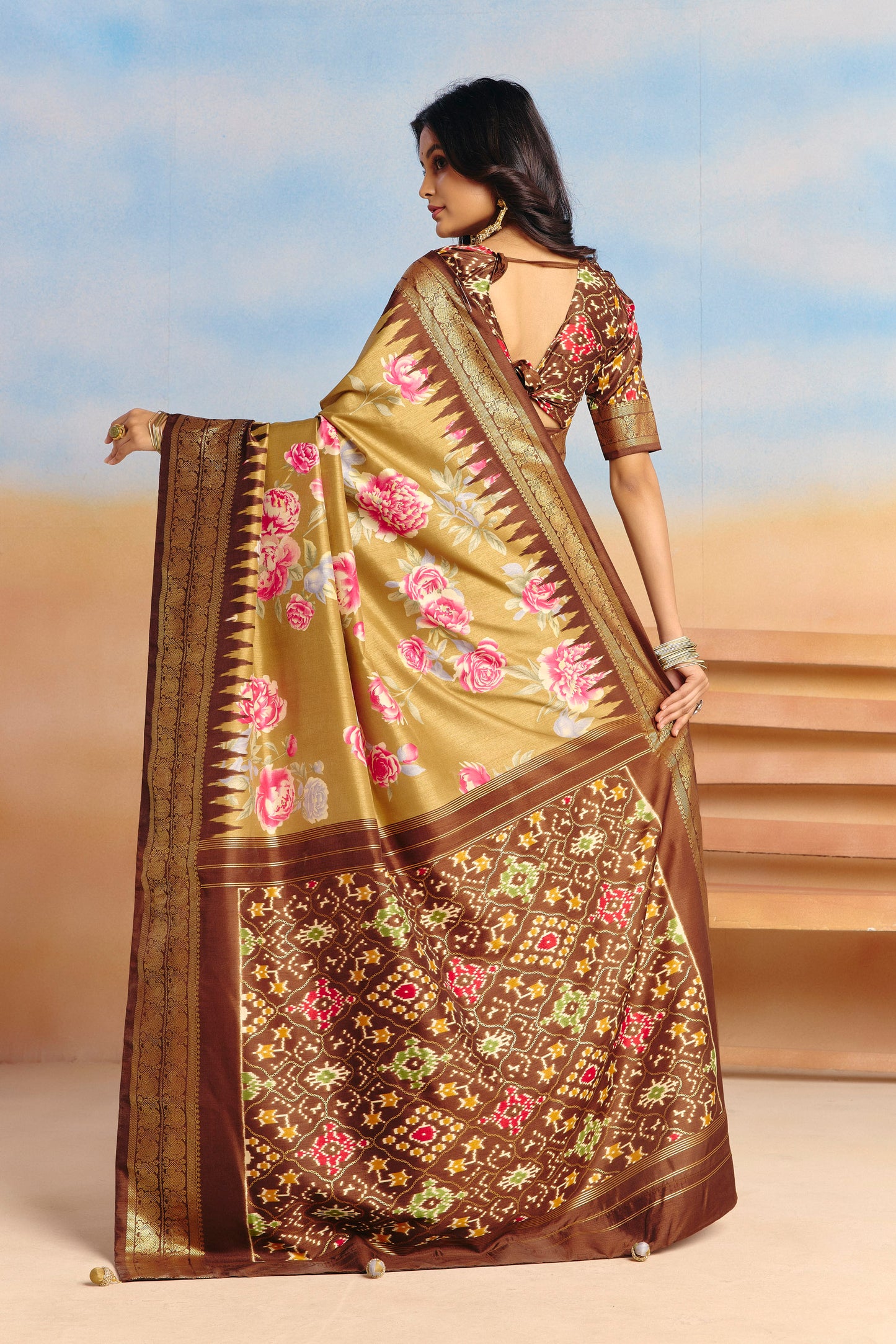 Rangrekha - Green Floral Printed Soft Silk Saree