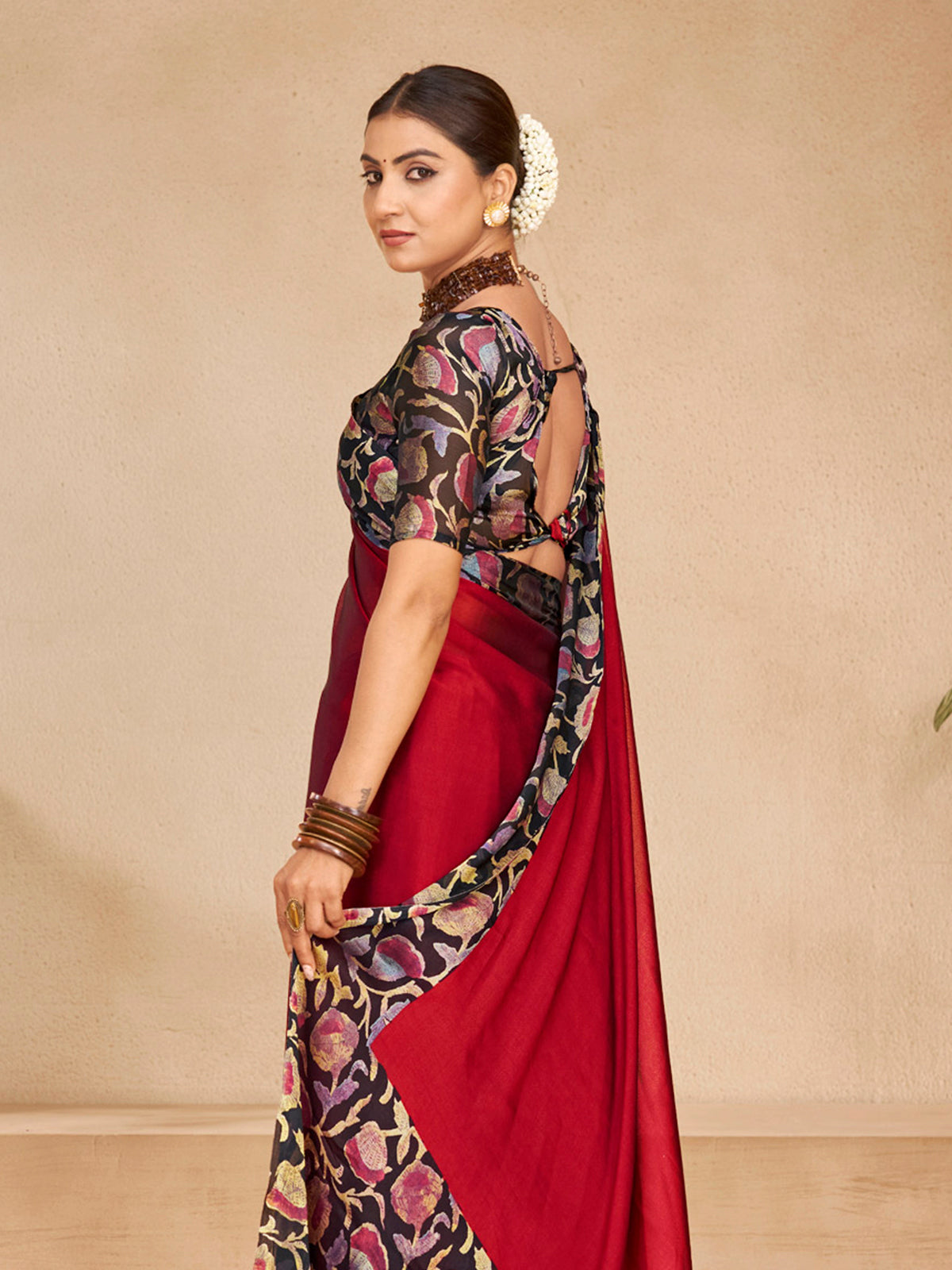 Ekvarna - Red Printed Chiffon Saree