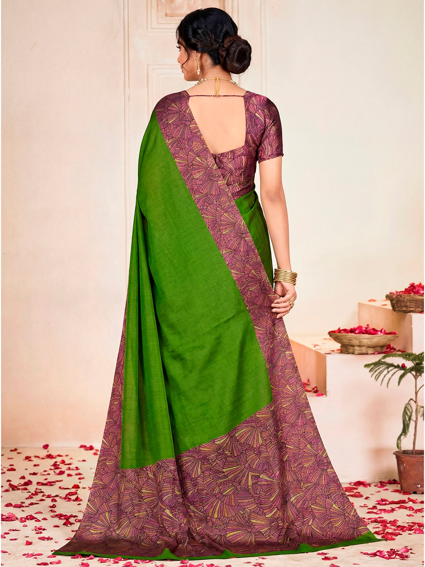 Ekvarna - Green Printed Chiffon Saree